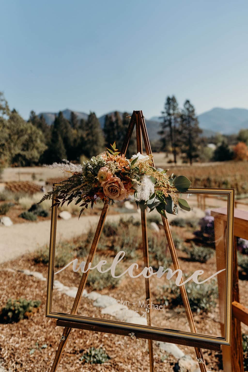 dark stain wood easel vista 222